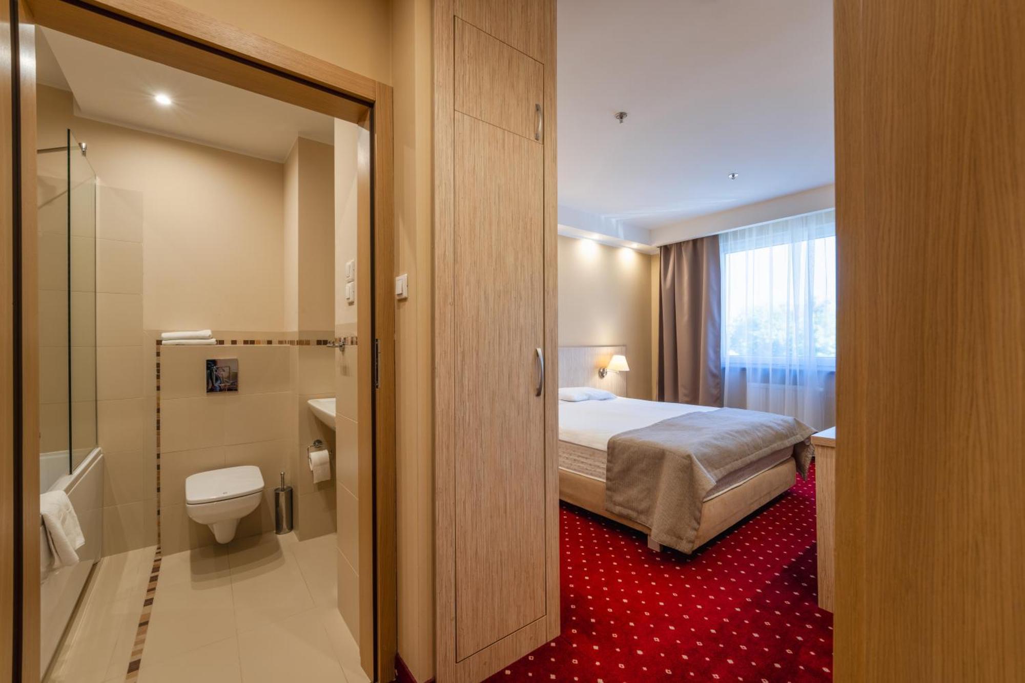 Hotel 500 Tarnowo Podgórne Buitenkant foto