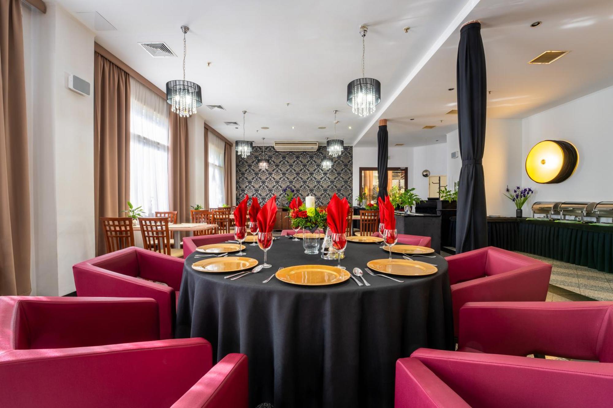 Hotel 500 Tarnowo Podgórne Buitenkant foto