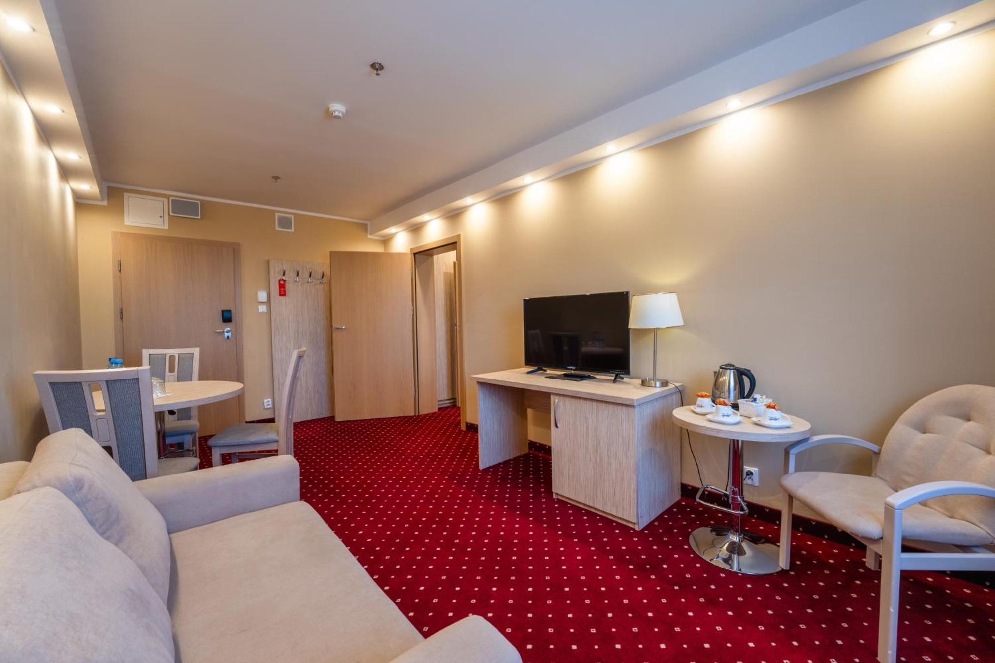 Hotel 500 Tarnowo Podgórne Buitenkant foto