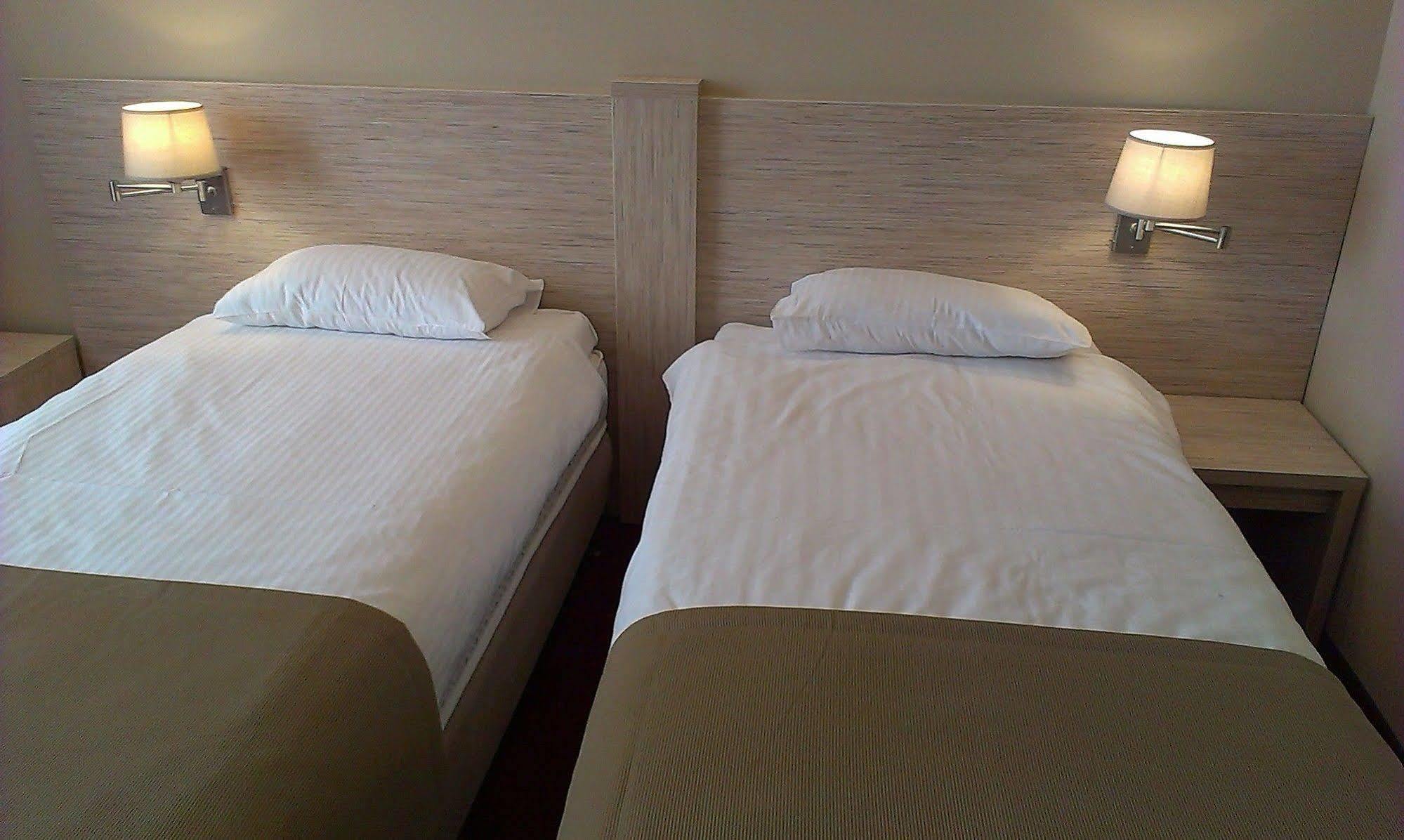 Hotel 500 Tarnowo Podgórne Buitenkant foto