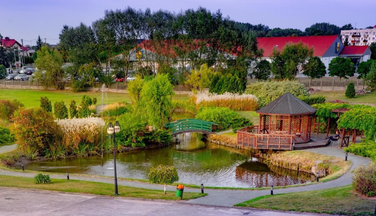 Hotel 500 Tarnowo Podgórne Buitenkant foto